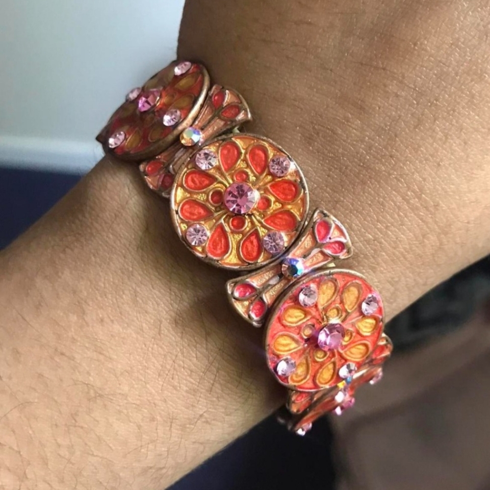 ISO- This is NOT for sale. I am looking for this bracelet